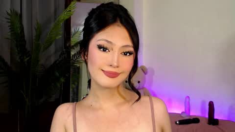 Snapshot of expensive_candyx chatting on December 14, 12:44 pm Candy online show from December 14, 12:44 pm