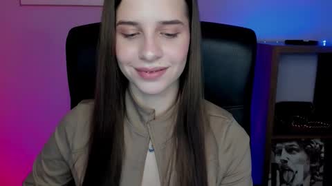 Maya online show from December 4, 8:05 am