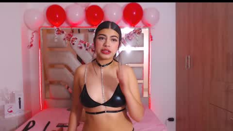 eylin_sofia online show from February 15, 4:47 am