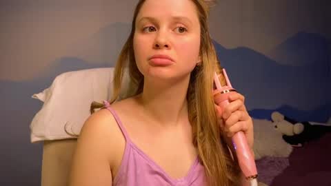Snapshot of fairyilona chatting on October 22, 5:18 pm Ilona online show from October 22, 5:18 pm