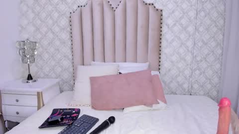 fallon_grey online show from December 15, 8:25 pm