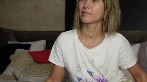 FeliciaKrige online show from April 18, 9:15 pm