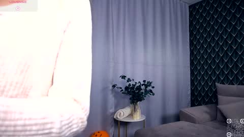 Hello im Nova online show from November 5, 4:40 am