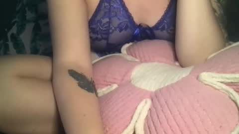 Snapshot of femmefatalebabe chatting on September 29, 10:04 pm     online show from September 29, 10:04 pm