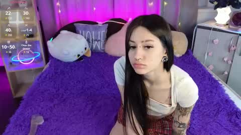 Fenilea online show from December 5, 8:03 am