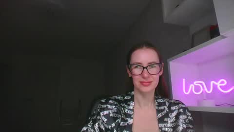 feraliss online show from April 12, 5:38 pm