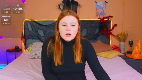 Snapshot of fiery_foxy chatting on October 22, 4:17 am Mabel online show from October 22, 4:17 am