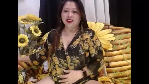Yhen online show from June 3, 9:53 pm