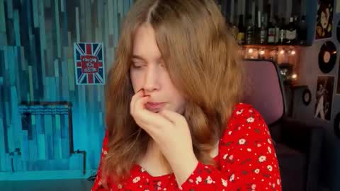 fiora online show from October 17, 12:30 pm