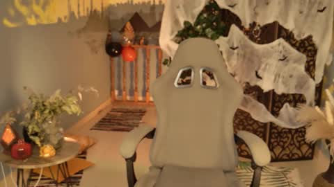 fiora online show from October 18, 12:41 pm