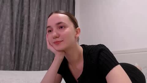 fireflies_fly_ online show from November 16, 7:36 pm