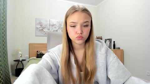 Mona online show from January 6, 2:59 am