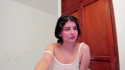 Snapshot of flordejamaica chatting on February 17, 5:12 pm Tell me My Love online show from February 17, 5:12 pm