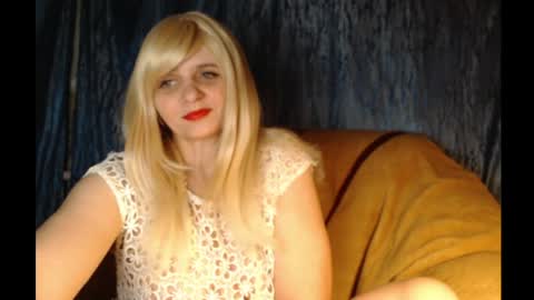 floretdiana online show from May 7, 9:07 pm