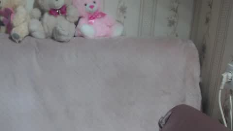 say meow and send tip  online show from April 2, 4:37 pm