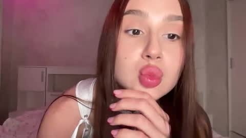 Snapshot of fluffyamy_ chatting on October 18, 3:48 pm Amy online show from October 18, 3:48 pm