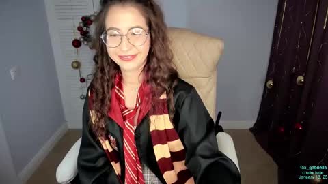 Snapshot of fox_gabriella chatting on January 13, 6:05 pm Jasmine Im back online show from January 13, 6:05 pm