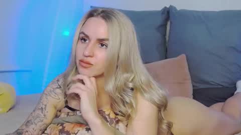 Foxy Kimmi online show from April 9, 6:41 am