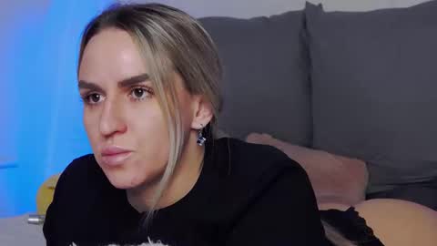 Foxy Kimmi online show from December 21, 7:56 am