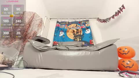 yiyi online show from October 25, 12:02 pm