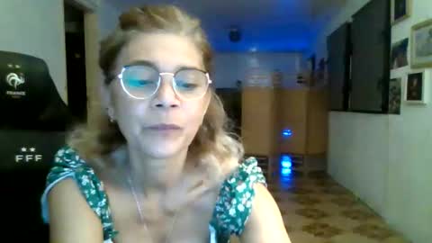 francelune online show from November 30, 3:38 pm