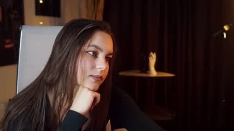 Francesca online show from June 18, 1:05 pm