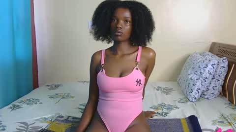 Nessa-Independent model online show from December 31, 7:20 am