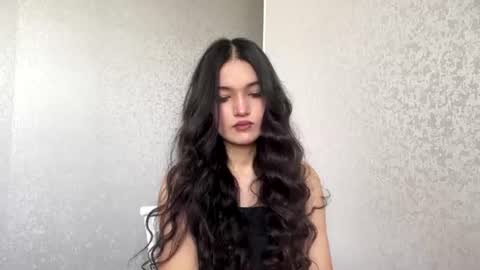 Mia online show from July 14, 5:01 am