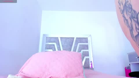aura online show from May 2, 12:03 am