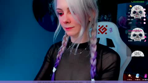 Snapshot of frida_fortune chatting on February 2, 1:45 am Frida A boost to fortune for the one who gives a thumbs up and a bonus lucky for those who support me by joining the fanclub online show from February 2, 1:45 am