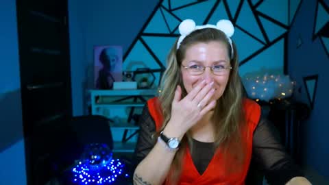 Frida Tander online show from December 26, 9:11 am