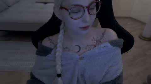 Lilith online show from April 14, 5:40 am