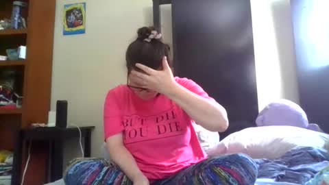 fuzzypeaches87 online show from March 15, 8:33 pm