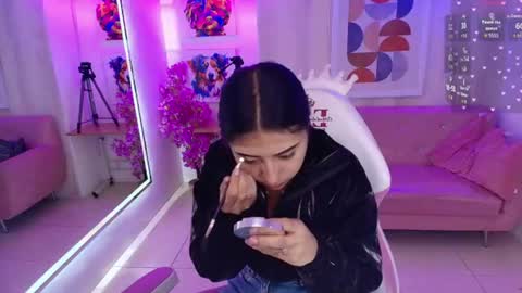 Gabby  online show from July 4, 12:45 pm