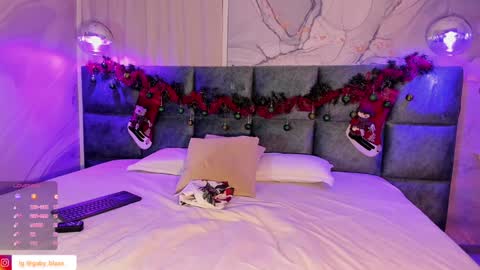 Snapshot of gaby_blaze chatting on December 17, 3:17 pm Gaby Blaze online show from December 17, 3:17 pm