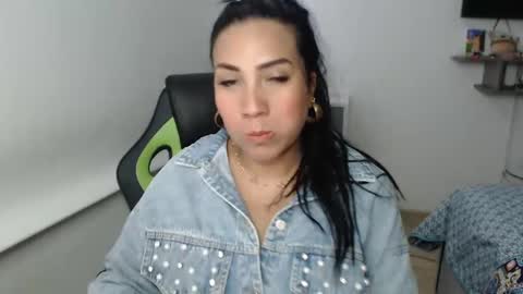 Snapshot of gaby_bluexx chatting on January 29, 7:32 pm Gaby Blue online show from January 29, 7:32 pm