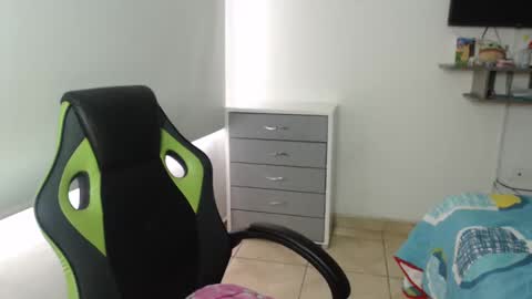 Snapshot of gaby_bluexx chatting on February 25, 8:53 pm Gaby Blue online show from February 25, 8:53 pm
