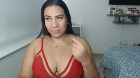 Snapshot of gaby_bluexx chatting on February 14, 2:02 pm Gaby Blue online show from February 14, 2:02 pm
