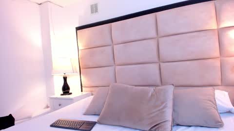 gabymoreau online show from March 3, 8:26 pm