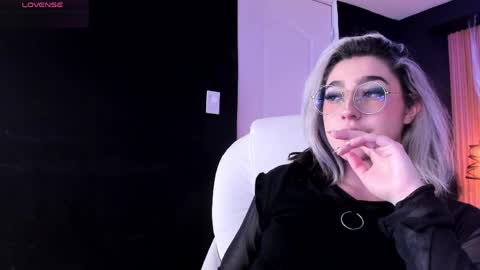 gabyrose9 online show from April 1, 7:33 pm