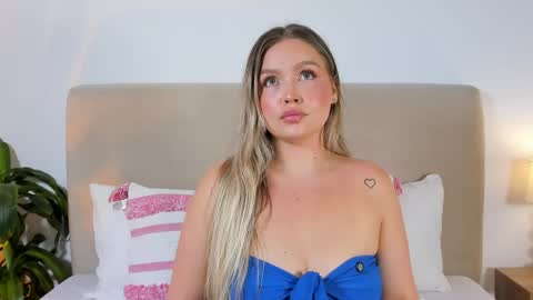 Gaia Baker  online show from May 31, 5:52 pm