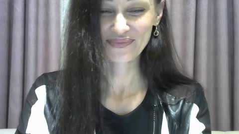 Snapshot of galaxy_33 chatting on October 16, 5:26 pm galaxy_33 online show from October 16, 5:26 pm