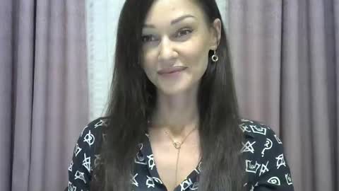 Snapshot of galaxy_33 chatting on September 8, 5:23 pm galaxy_33 online show from September 8, 5:23 pm