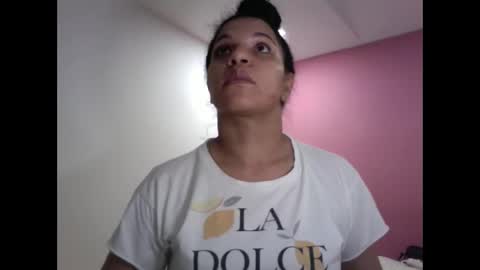 Snapshot of gatubelahotxxx chatting on December 25, 11:20 pm gatubelahotxxx online show from December 25, 11:20 pm