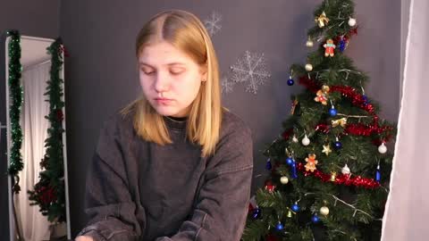 Devona online show from December 28, 3:15 pm