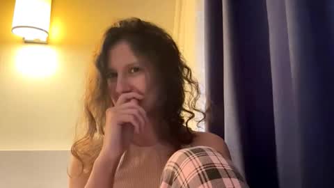 SofiBloom online show from October 31, 2:21 pm