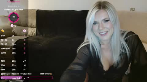 Snapshot of georgialewis chatting on October 6, 8:02 pm georgialewis online show from October 6, 8:02 pm