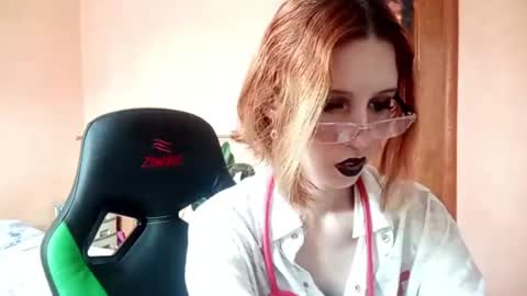 Ellie online show from June 18, 3:50 pm