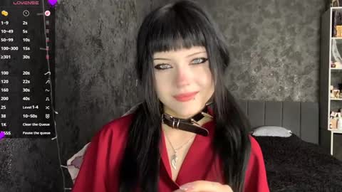 EmelyWoodes online show from June 4, 6:51 am