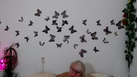 Ghertrudequeen online show from September 12, 3:29 am